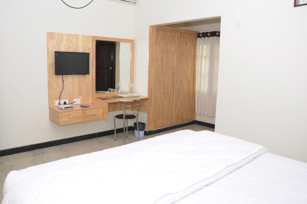 Oyo 1900 Hotel Olive Residency Májszúr Kültér fotó