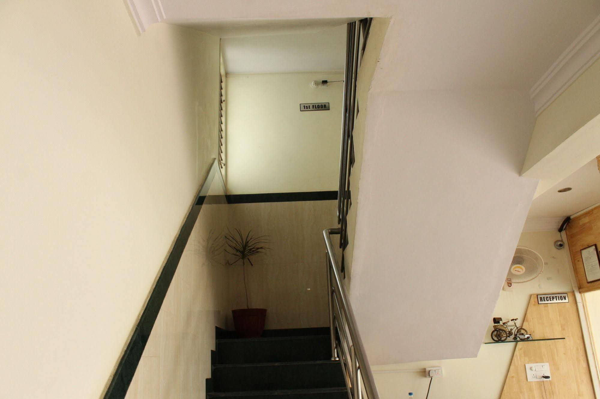 Oyo 1900 Hotel Olive Residency Májszúr Kültér fotó